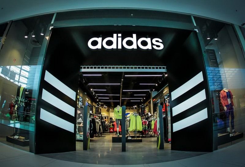 В суде рассматривается дело о нарушении компанией Adidas прав на товарный знак